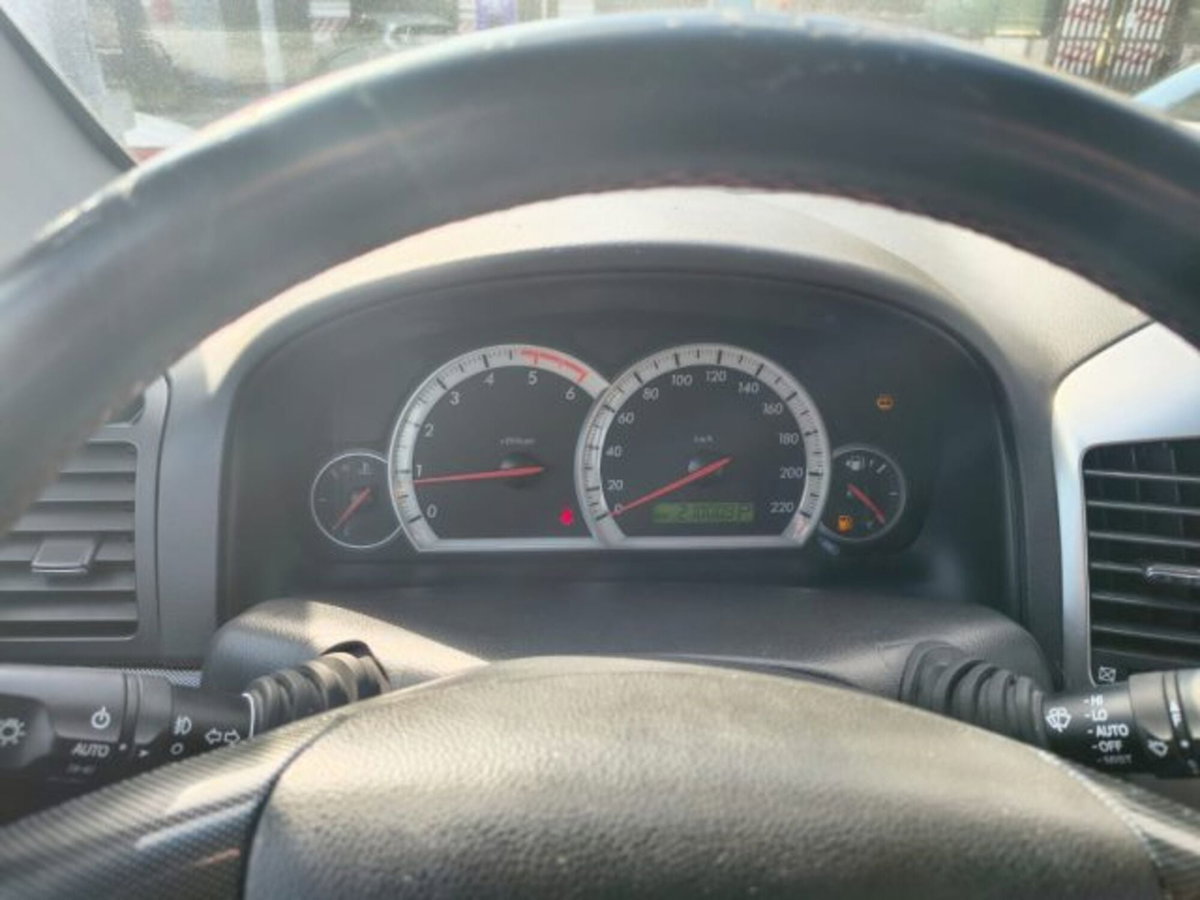 Chevrolet Captiva 2.0 VCDi LTX (15)
