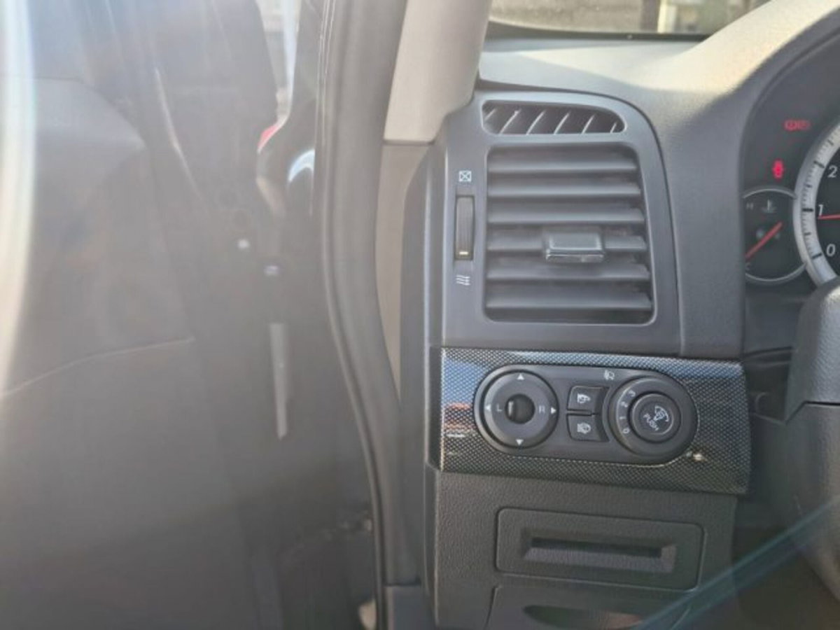 Chevrolet Captiva 2.0 VCDi LTX (19)