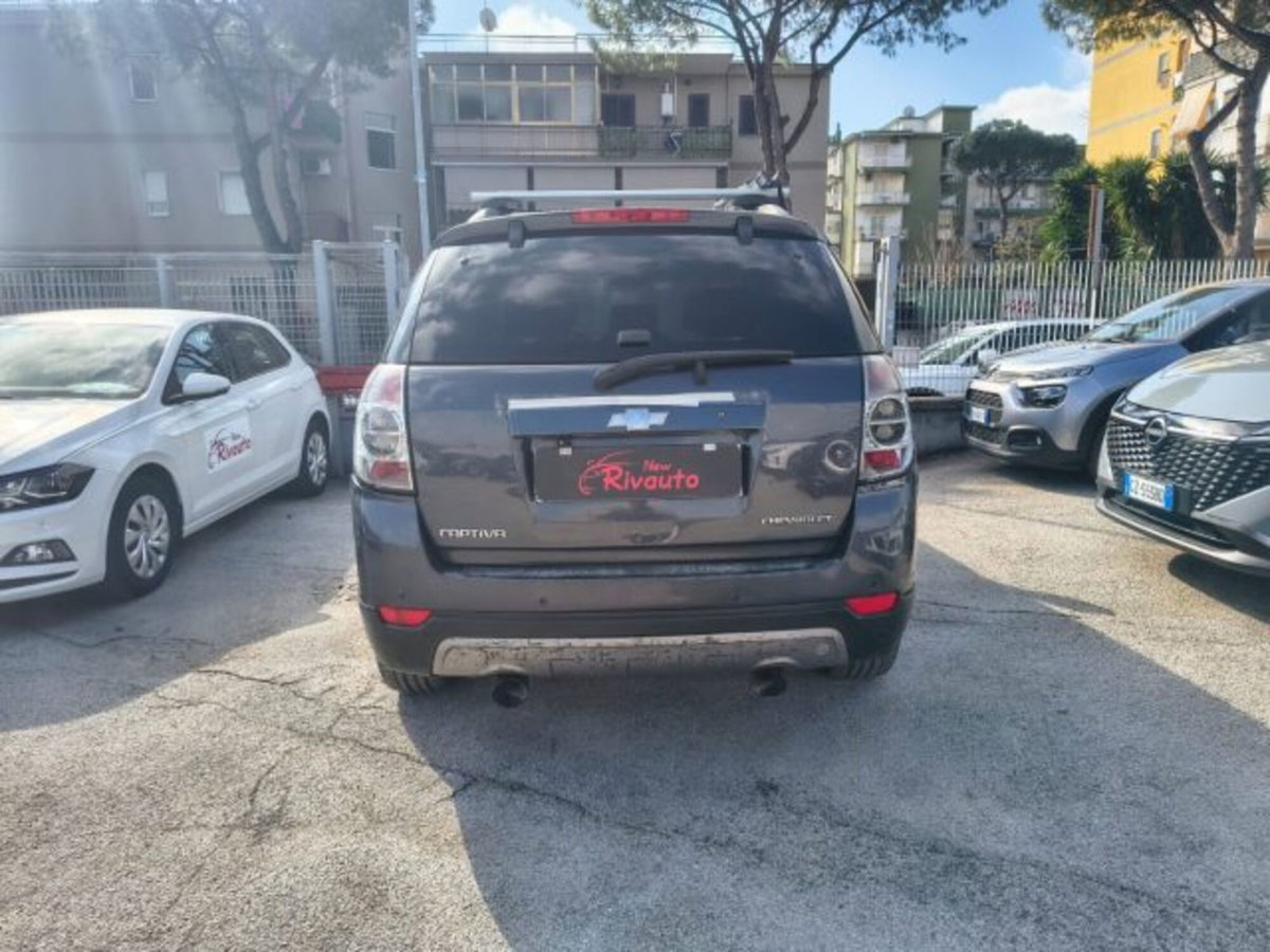 Chevrolet Captiva 2.0 VCDi LTX (6)