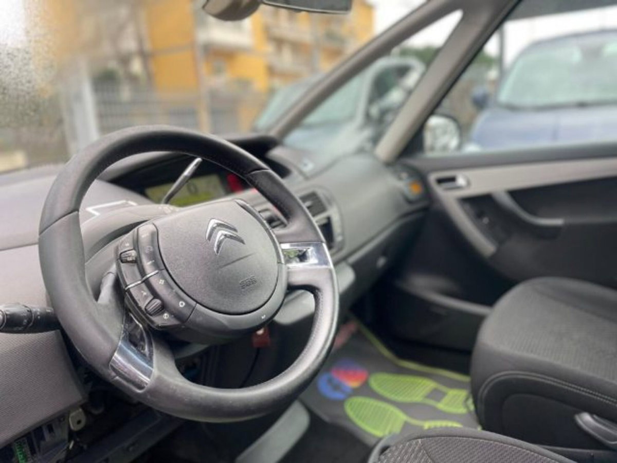 Citroen C4 Picasso 1.6 HDi 110 FAP Exclusive (9)