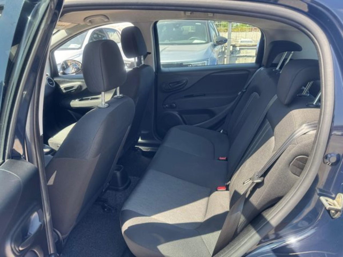 Fiat Punto 1.4 8V 5 porte Natural Power Street (11)