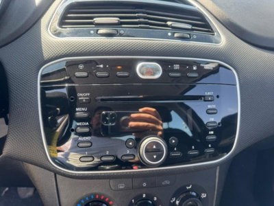 Fiat Punto 1.4 8V 5 porte Natural Power Street (8)