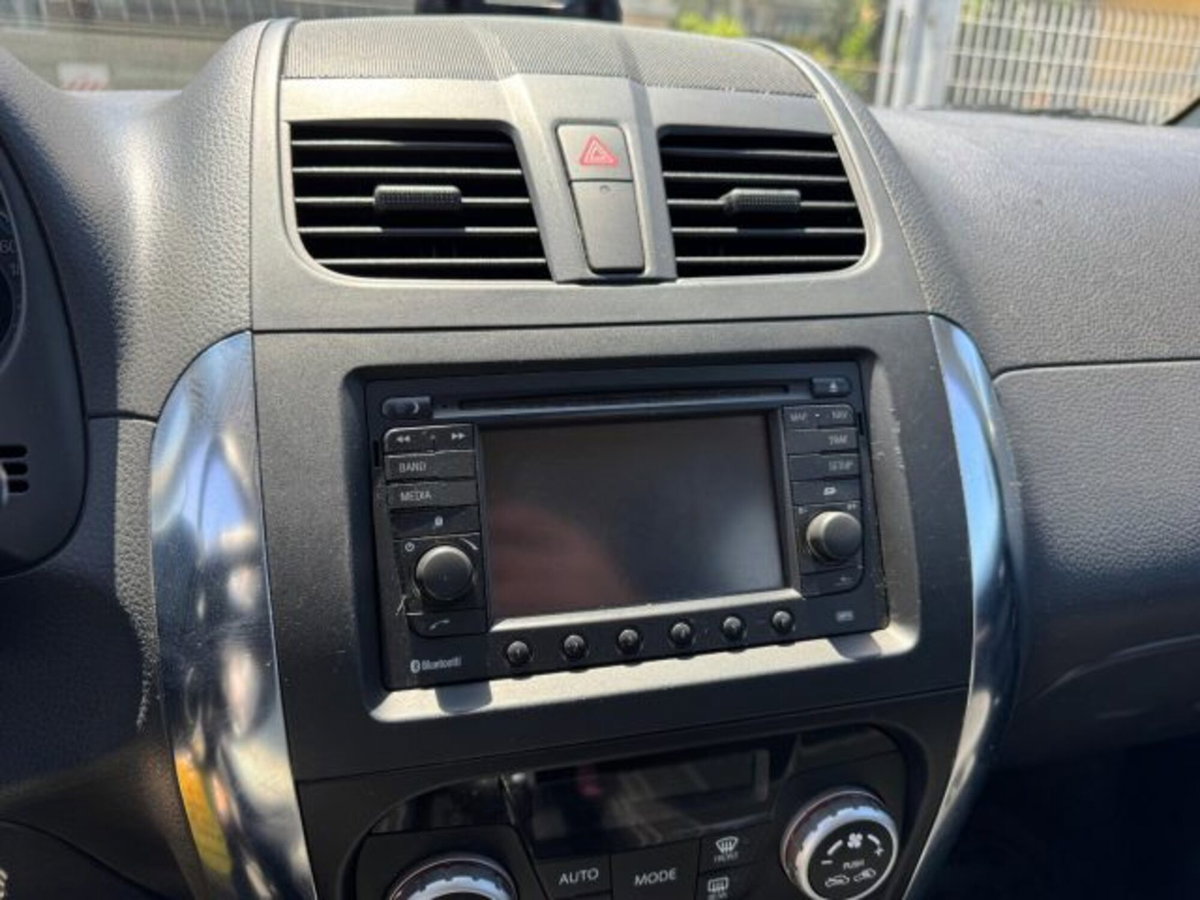 Fiat Sedici 2.0 MJT 16V DPF 4x4 Emotion (10)