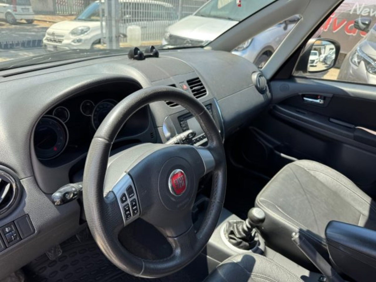 Fiat Sedici 2.0 MJT 16V DPF 4x4 Emotion (11)