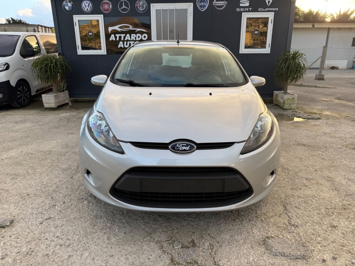 Ford Fiesta 1.6 TDCi 95 CV 5p. Titanium (2)