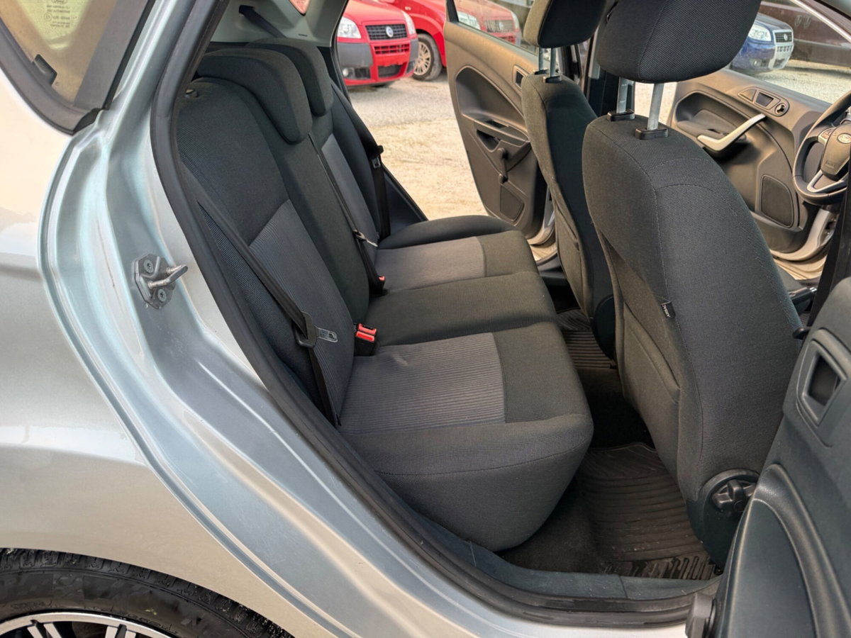 Ford Fiesta 1.6 TDCi 95 CV 5p. Titanium (20)