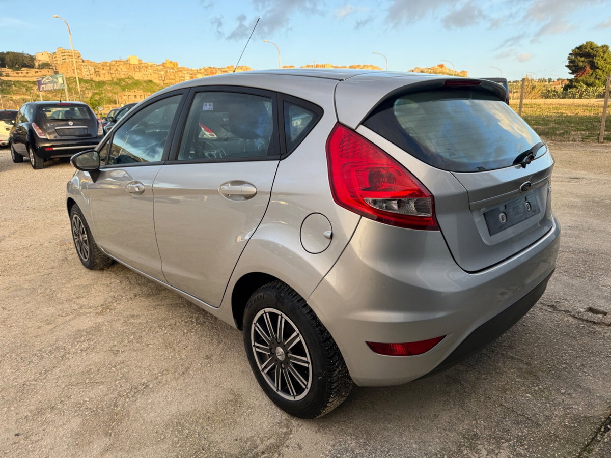 Ford Fiesta 1.6 TDCi 95 CV 5p. Titanium (7)