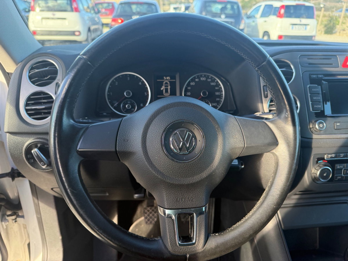 Volkswagen Tiguan 2.0 TDI DPF 4MOTION tiptronic Sport & Style (10)