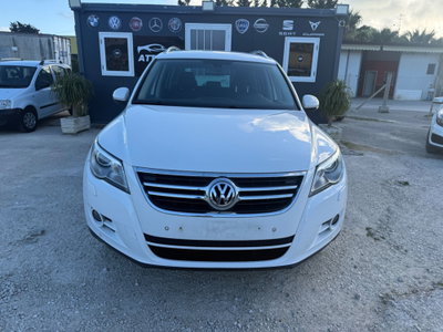 Volkswagen Tiguan 2.0 TDI DPF 4MOTION tiptronic Sport & Style (2)