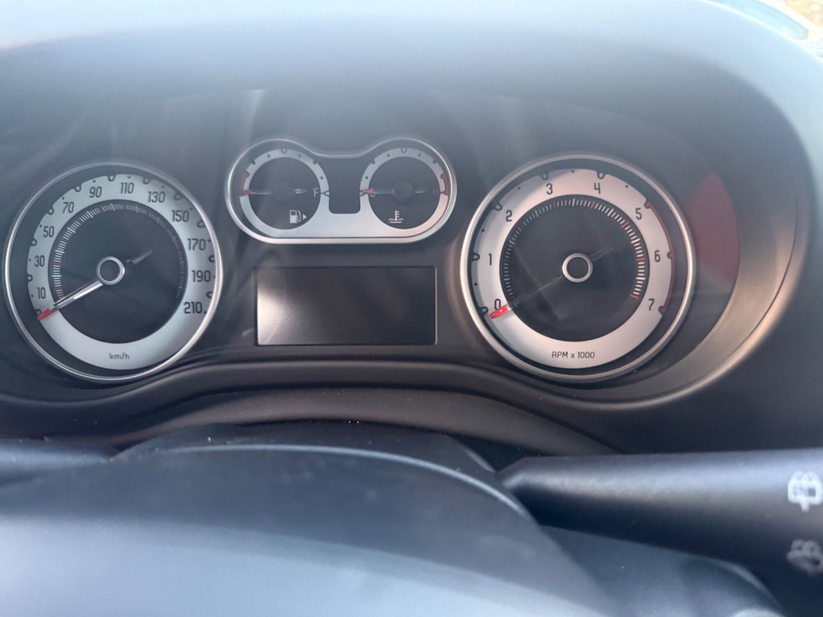 Fiat 500L Living 1.6 Multijet 105 CV Lounge (12)