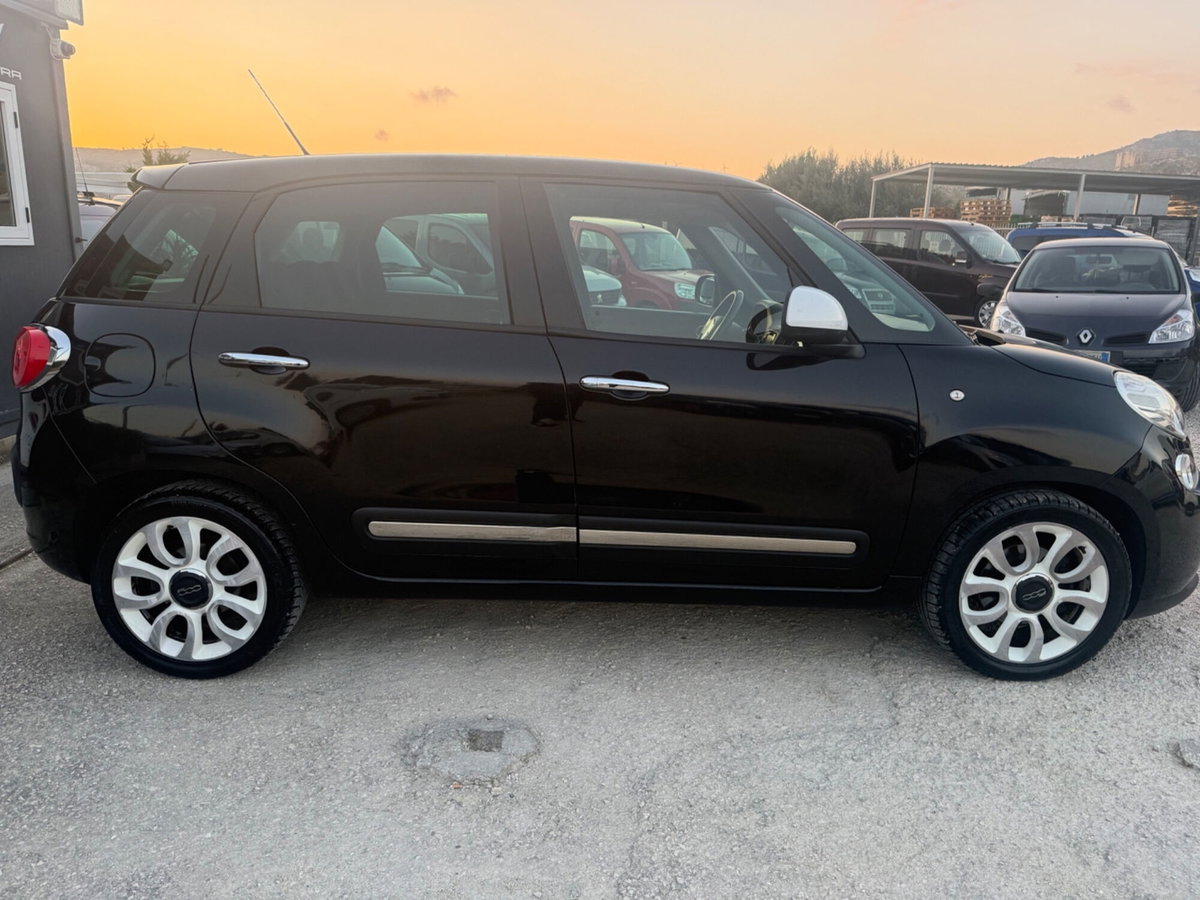 Fiat 500L Living 1.6 Multijet 105 CV Lounge (4)