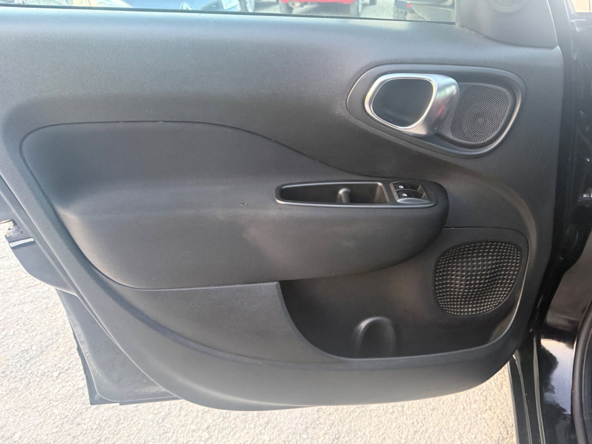Fiat 500L Living 1.6 Multijet 105 CV Lounge (8)
