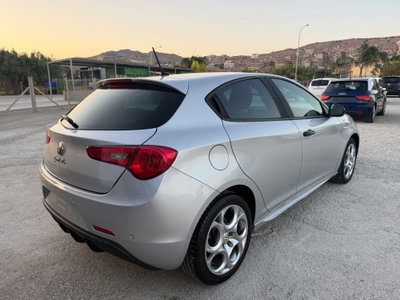 Alfa Romeo Giulietta 1.6 JTDm-2 Distinctive (5)