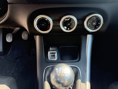 Alfa Romeo Giulietta 1.6 JTDm-2 Distinctive (12)