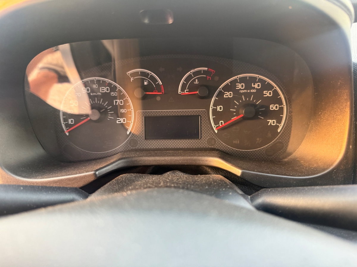 Fiat Fiorino 1.3 MJT 75CV Combi Semi SX (11)