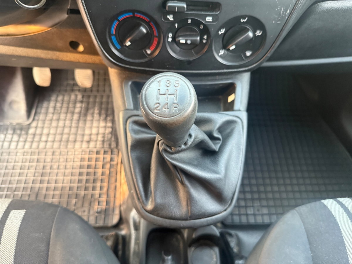 Fiat Fiorino 1.3 MJT 75CV Combi Semi SX (13)