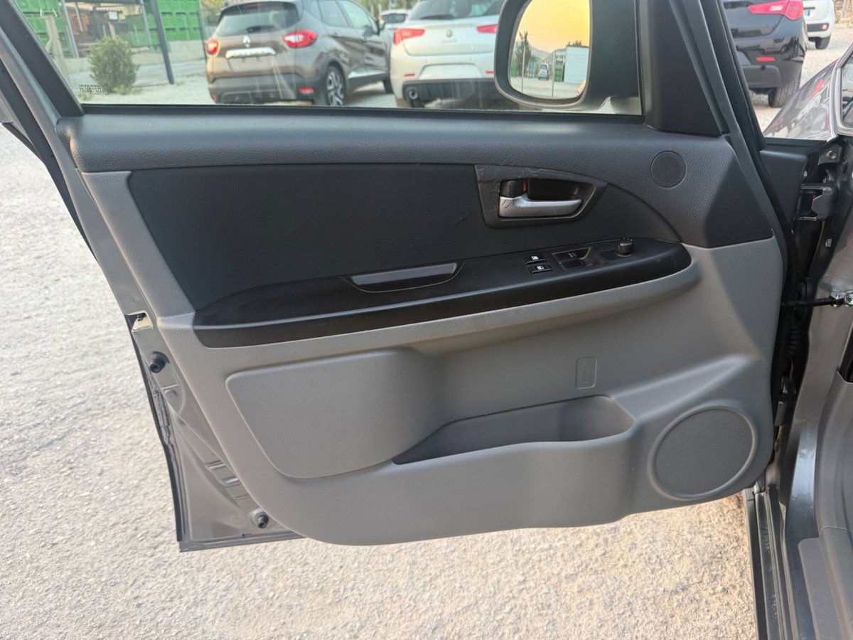 Suzuki SX4 16V 4WD Outdoor Line (11)