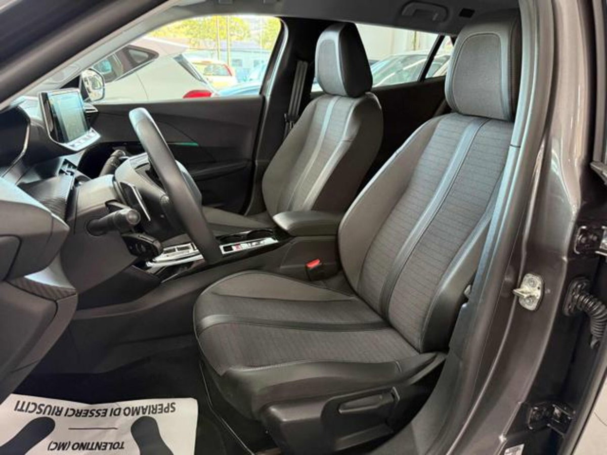 Peugeot 2008 BlueHDi 130 S&S EAT8 Allure Pack (9)