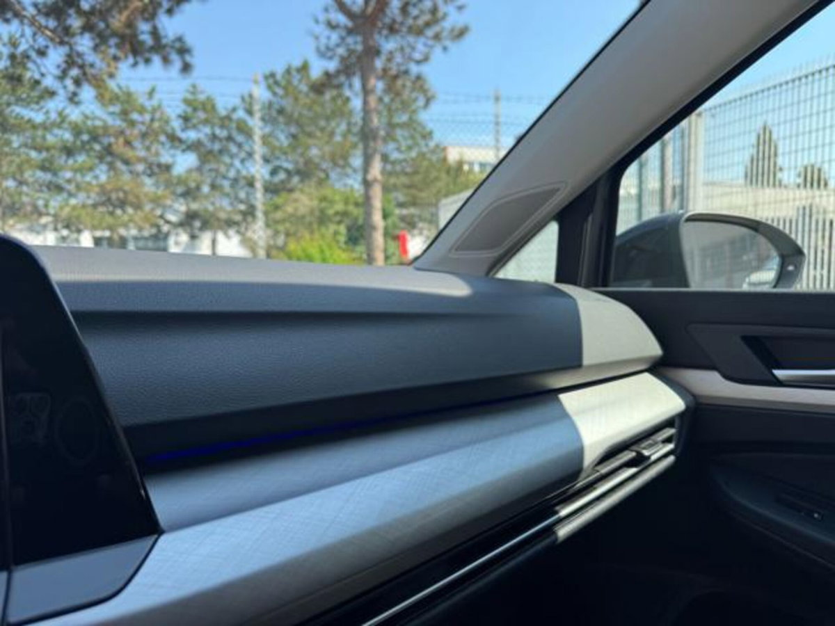 Volkswagen Golf 2.0 tdi Life 115cv (13)
