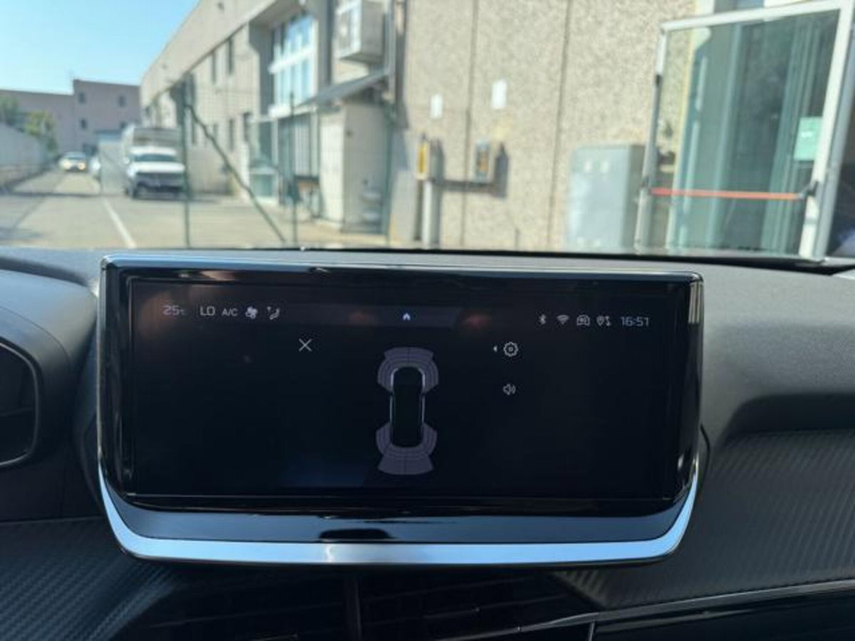 Peugeot 2008 PureTech 130 S&S EAT8 Allure Pack (11)