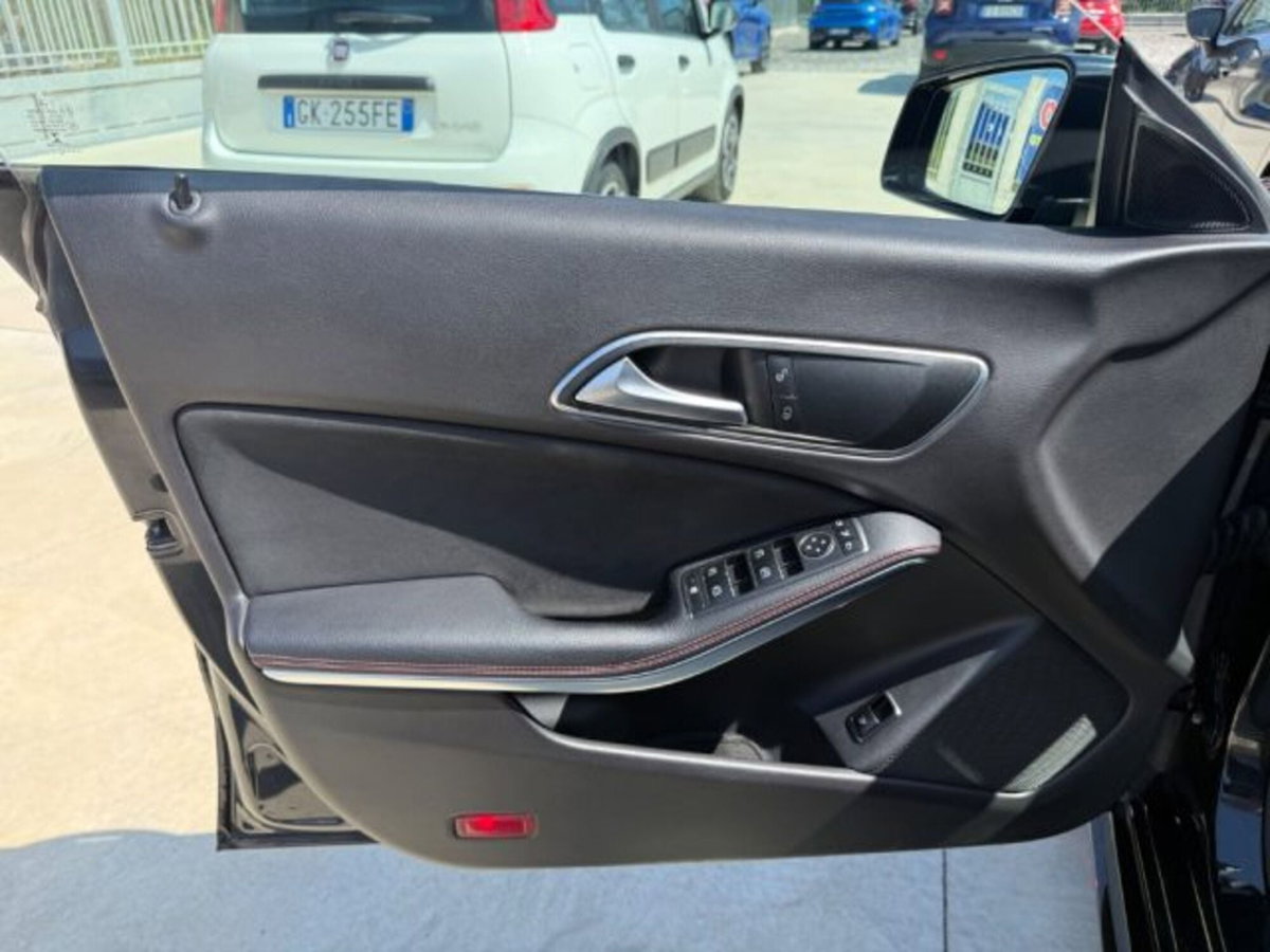 Mercedes-Benz CLA 220 d Automatic Premium (17)