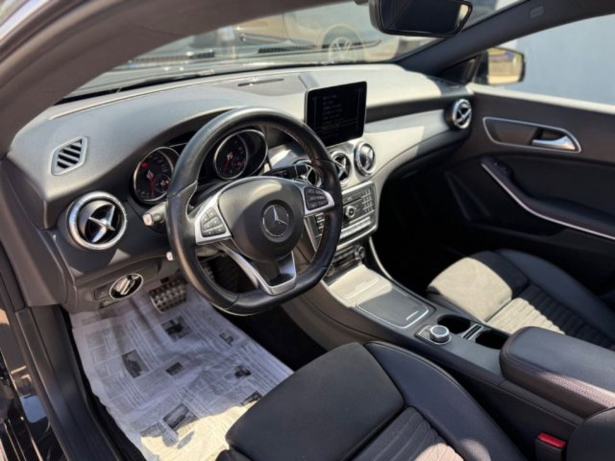 Mercedes-Benz CLA 220 d Automatic Premium (20)