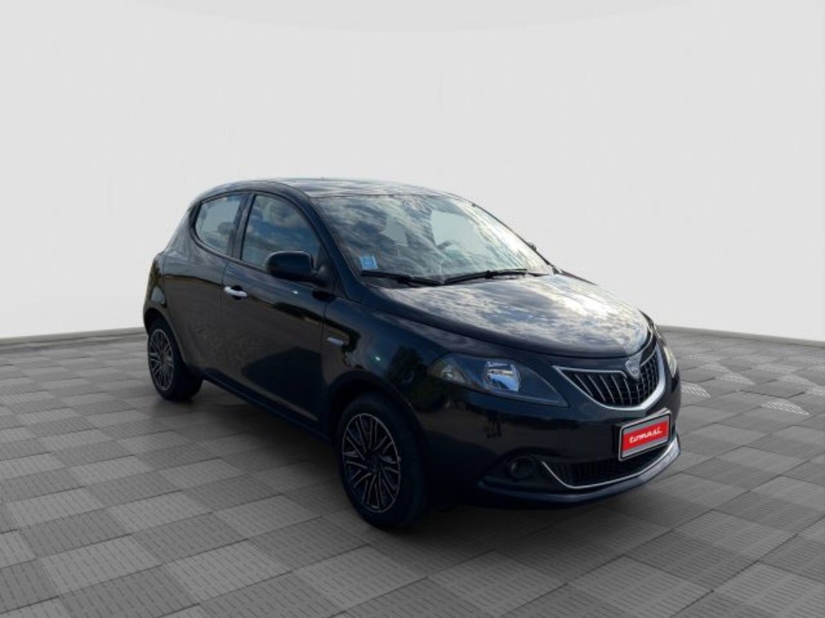 Lancia Ypsilon 1.0 FireFly 5 porte S&S Hybrid Ecochic Silver (7)