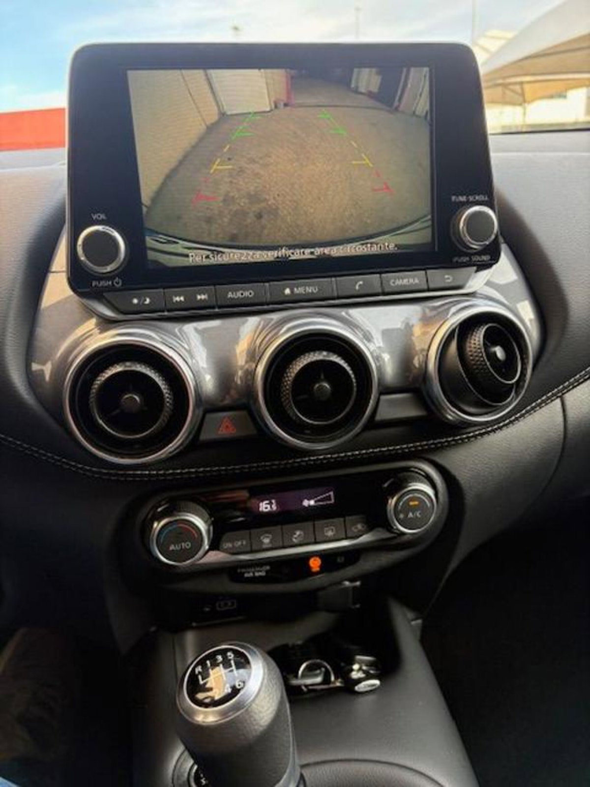 Nissan Juke 1.0 dig-t N-Connecta 114cv (10)