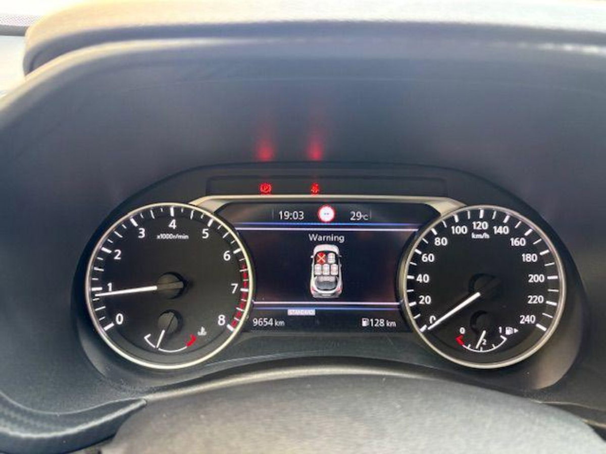 Nissan Juke 1.0 dig-t N-Connecta 114cv (11)