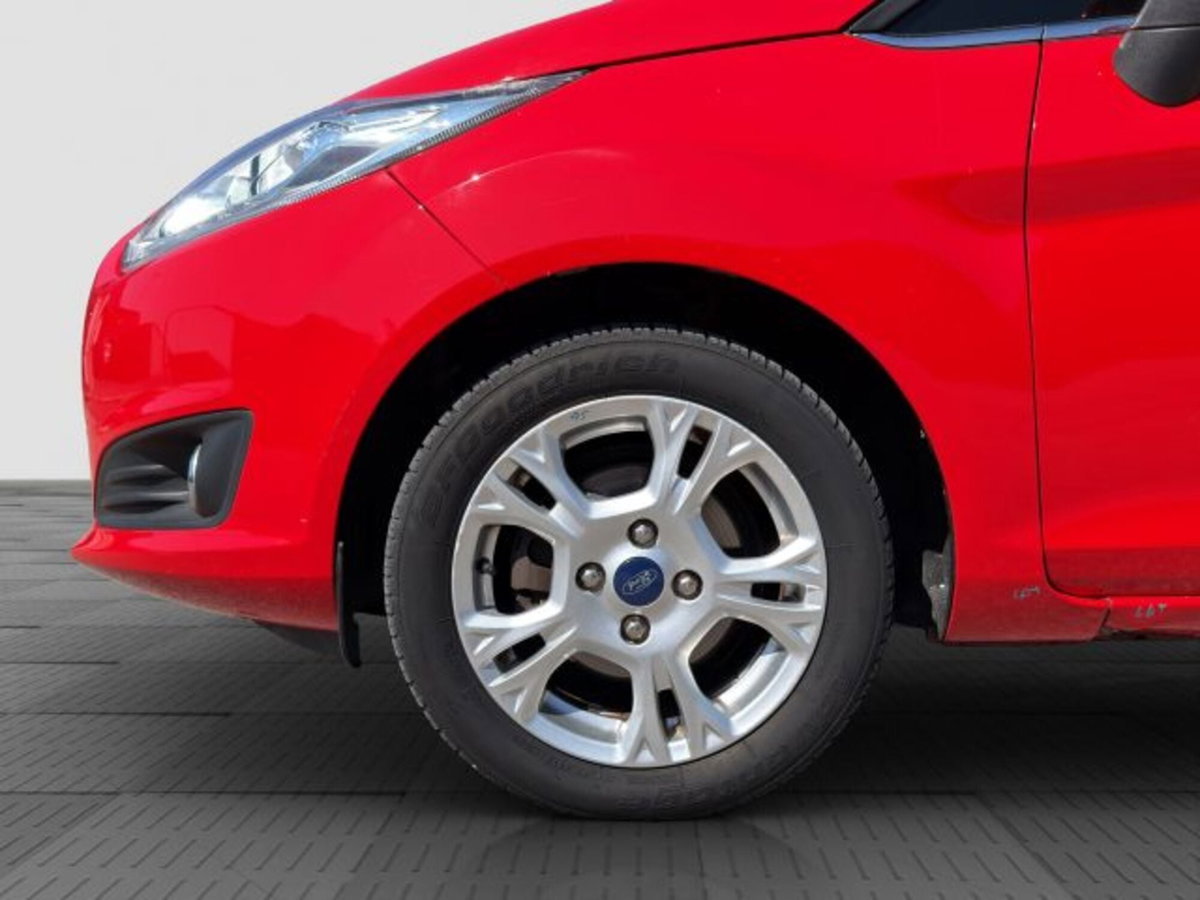 Ford Fiesta 1.5 TDCi 75CV 5 porte Titanium (16)