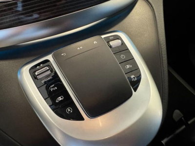 Mercedes-Benz Classe V Extralong 300 d Exclusive 4matic auto (10)