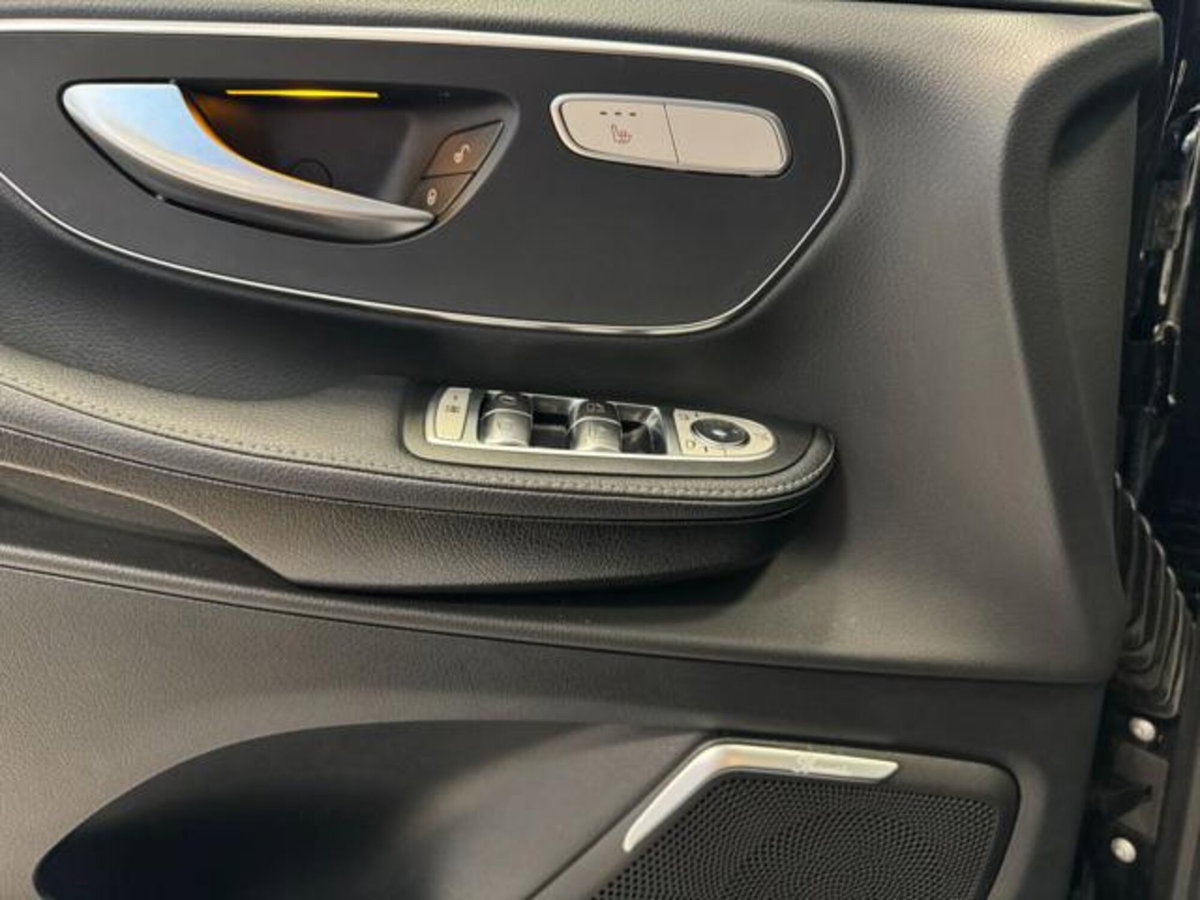 Mercedes-Benz Classe V Extralong 300 d Exclusive 4matic auto (3)