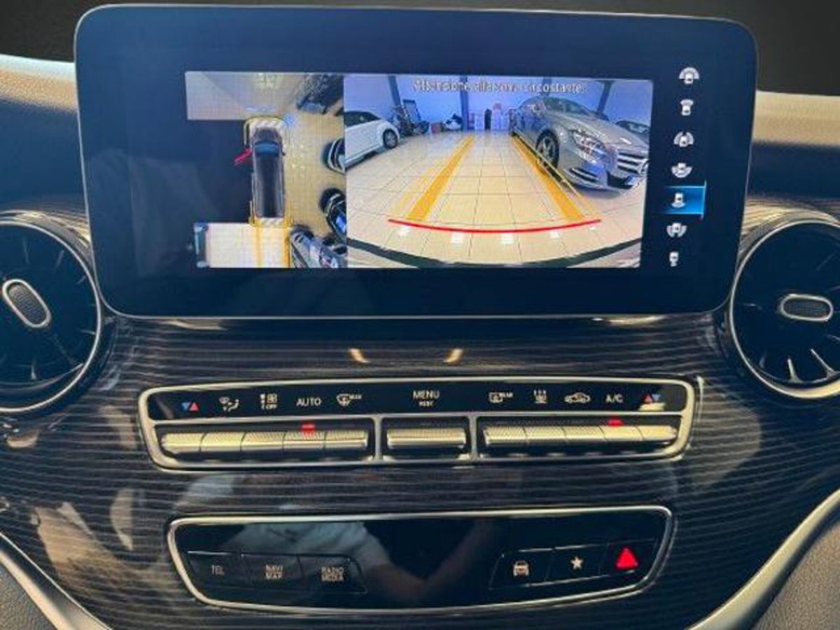Mercedes-Benz Classe V Extralong 300 d Exclusive 4matic auto (9)