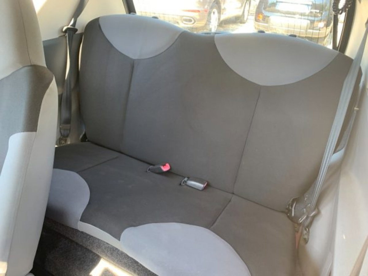 Peugeot 107 68CV 3p. Desir (10)
