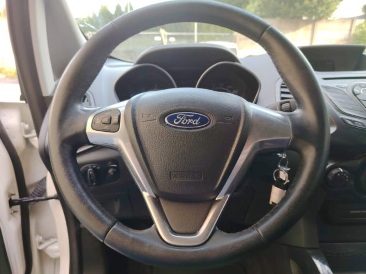 Ford EcoSport 1.5 TDCi 95 CV Titanium (14)