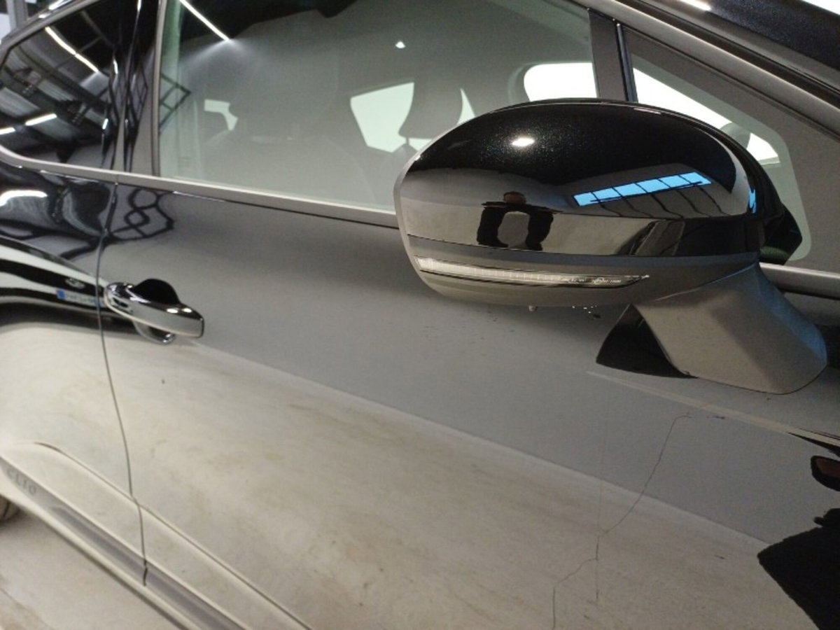 Renault Clio TCe 90 CV 5 porte Techno (9)