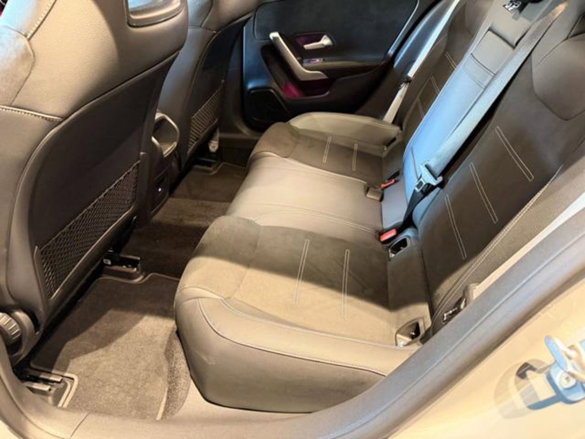 Mercedes-Benz Classe A Sedan 200 d AMG Line Premium Plus auto (12)