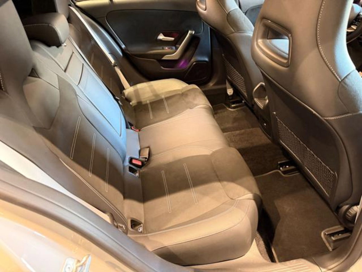 Mercedes-Benz Classe A Sedan 200 d AMG Line Premium Plus auto (15)