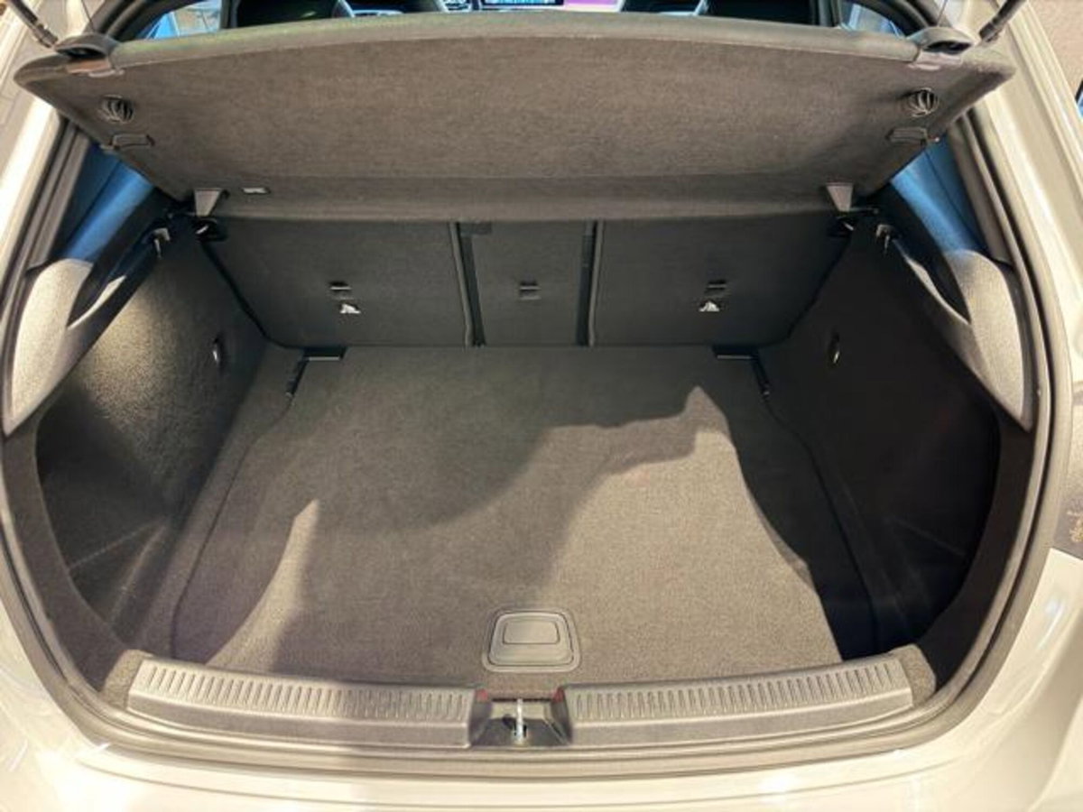 Mercedes-Benz Classe A Sedan 200 d AMG Line Premium Plus auto (17)