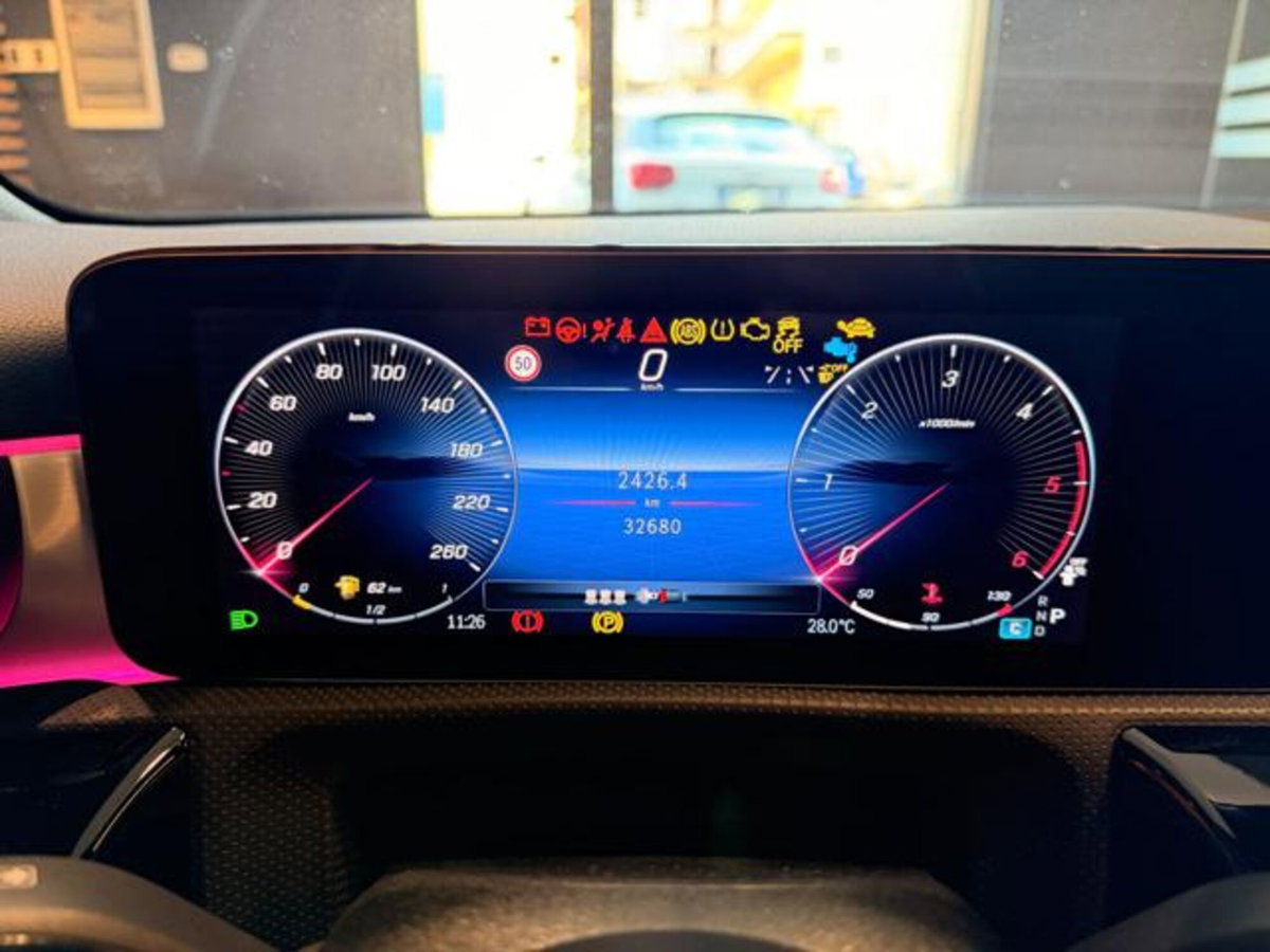 Mercedes-Benz Classe A Sedan 200 d AMG Line Premium Plus auto (19)