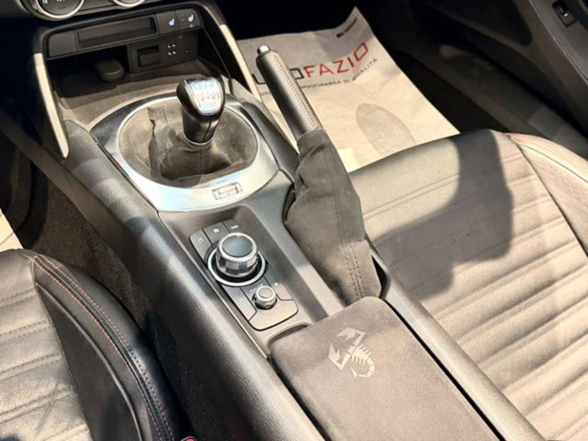 Abarth 124 Spider 1.4 Turbo MultiAir 170 CV (14)
