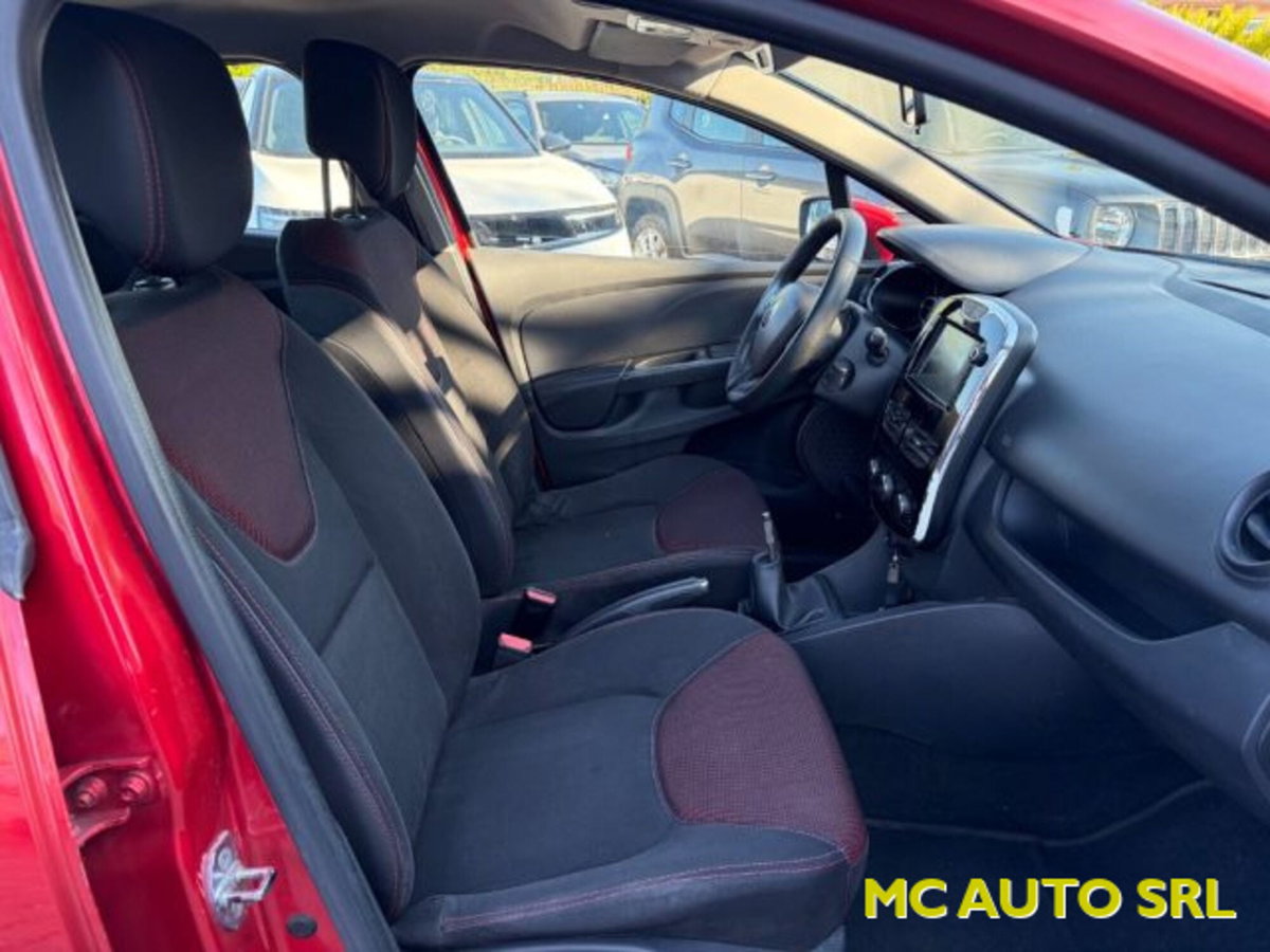 Renault Clio 1.2 75CV 5 porte Live (10)