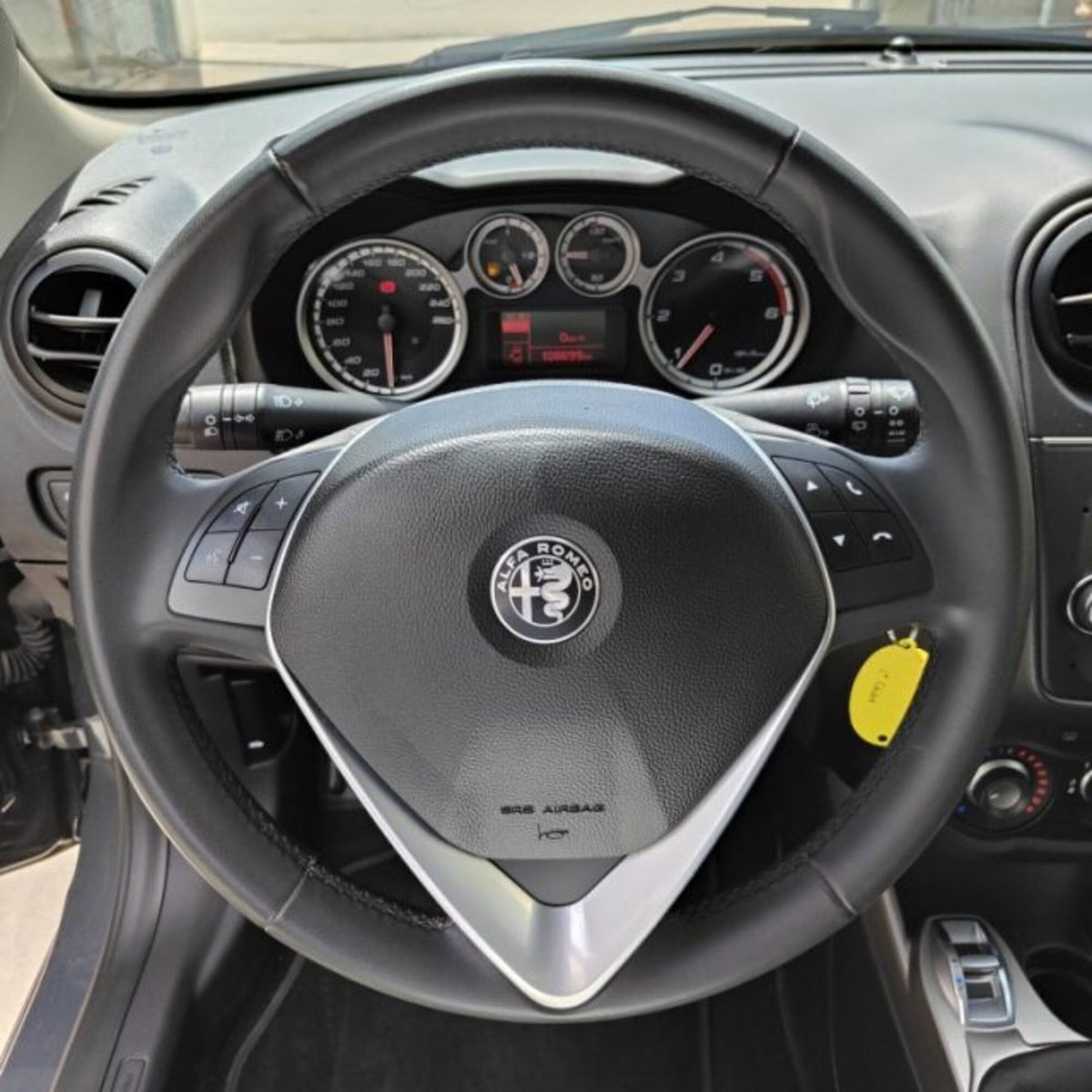 Alfa Romeo MiTo 1.3 JTDm 95 CV S&S (10)