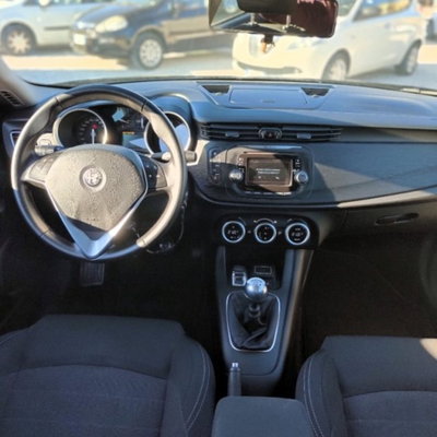 Alfa Romeo Giulietta 1.6 JTDm Super 120cv (6)