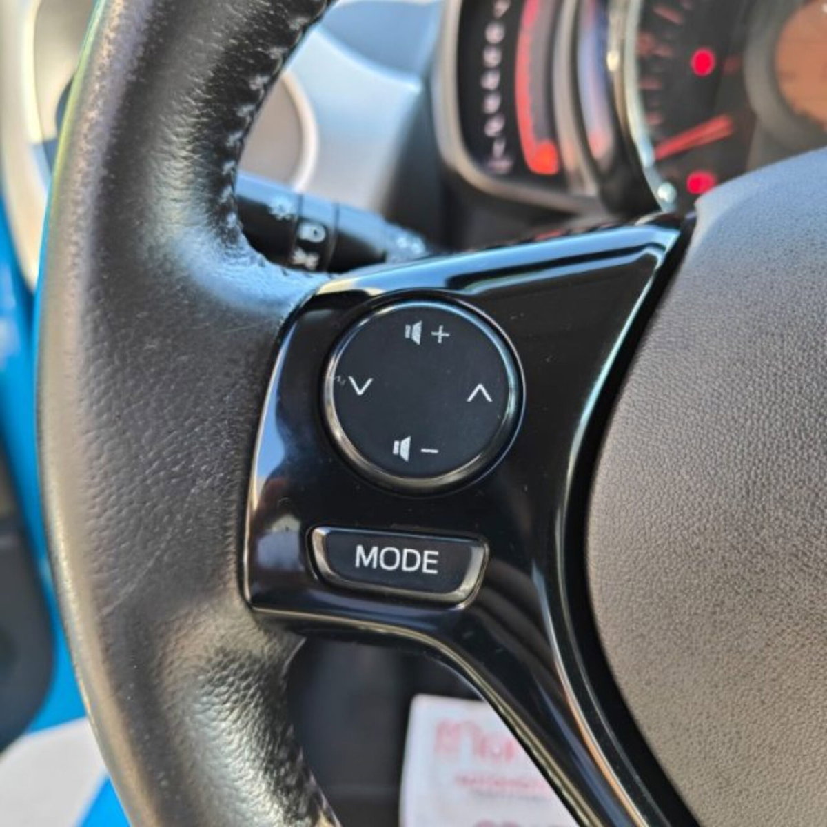 Toyota Aygo 1.0 VVT-i 69 CV 5 porte x-cool (11)