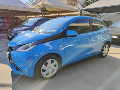 Toyota Aygo 1.0 VVT-i 69 CV 5 porte x-cool (2)