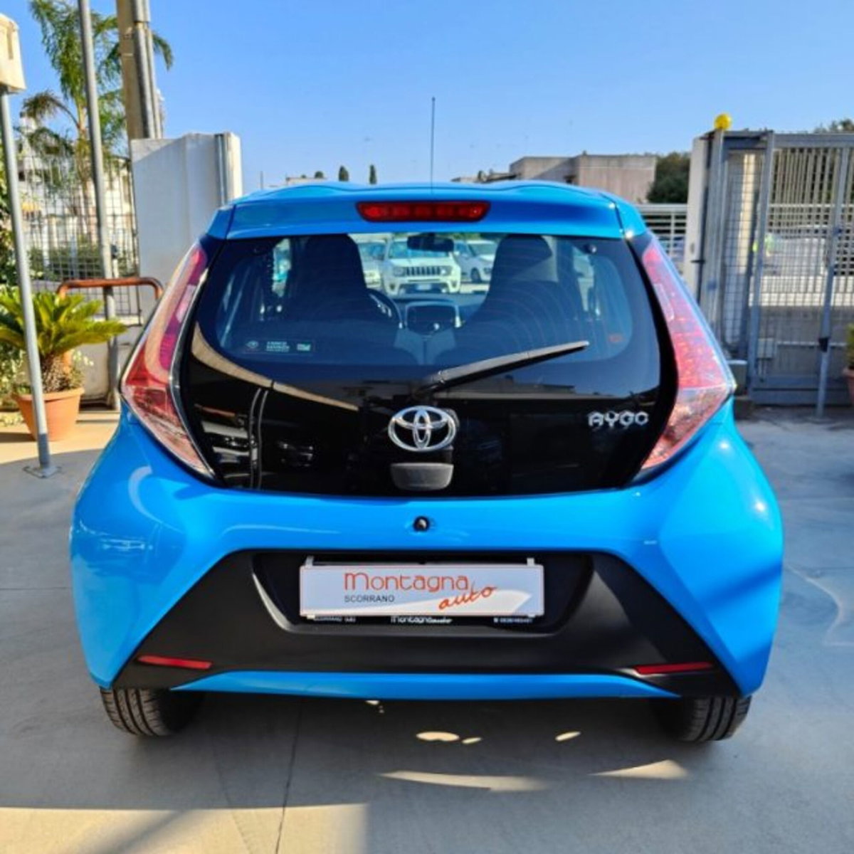 Toyota Aygo 1.0 VVT-i 69 CV 5 porte x-cool (4)