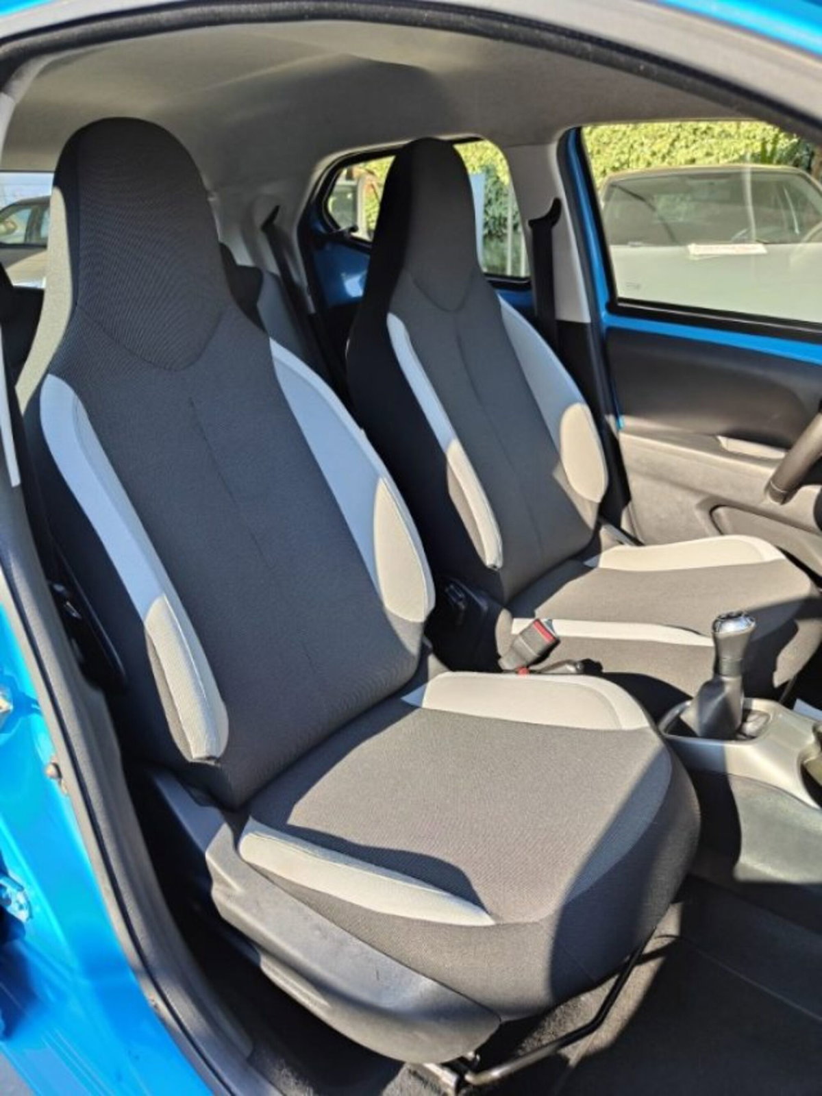 Toyota Aygo 1.0 VVT-i 69 CV 5 porte x-cool (6)