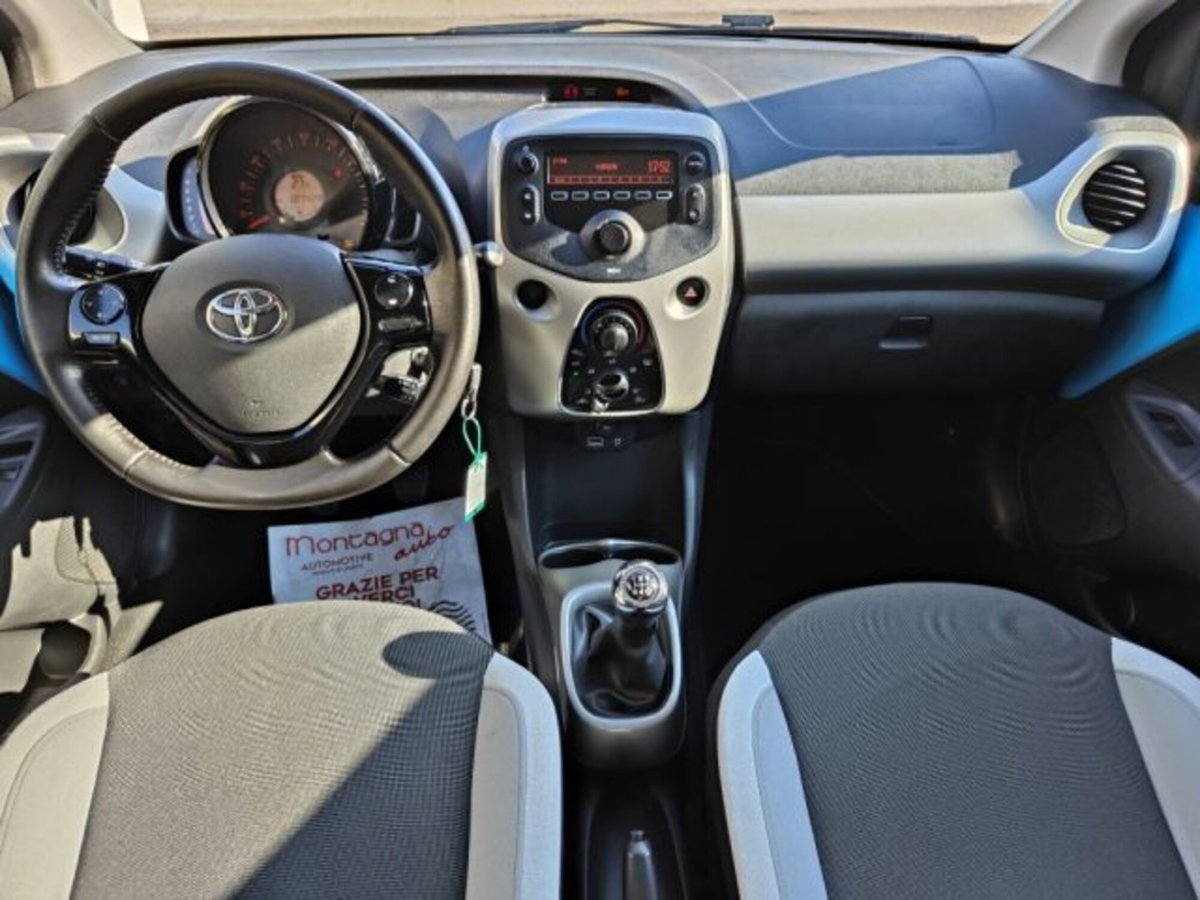 Toyota Aygo 1.0 VVT-i 69 CV 5 porte x-cool (7)