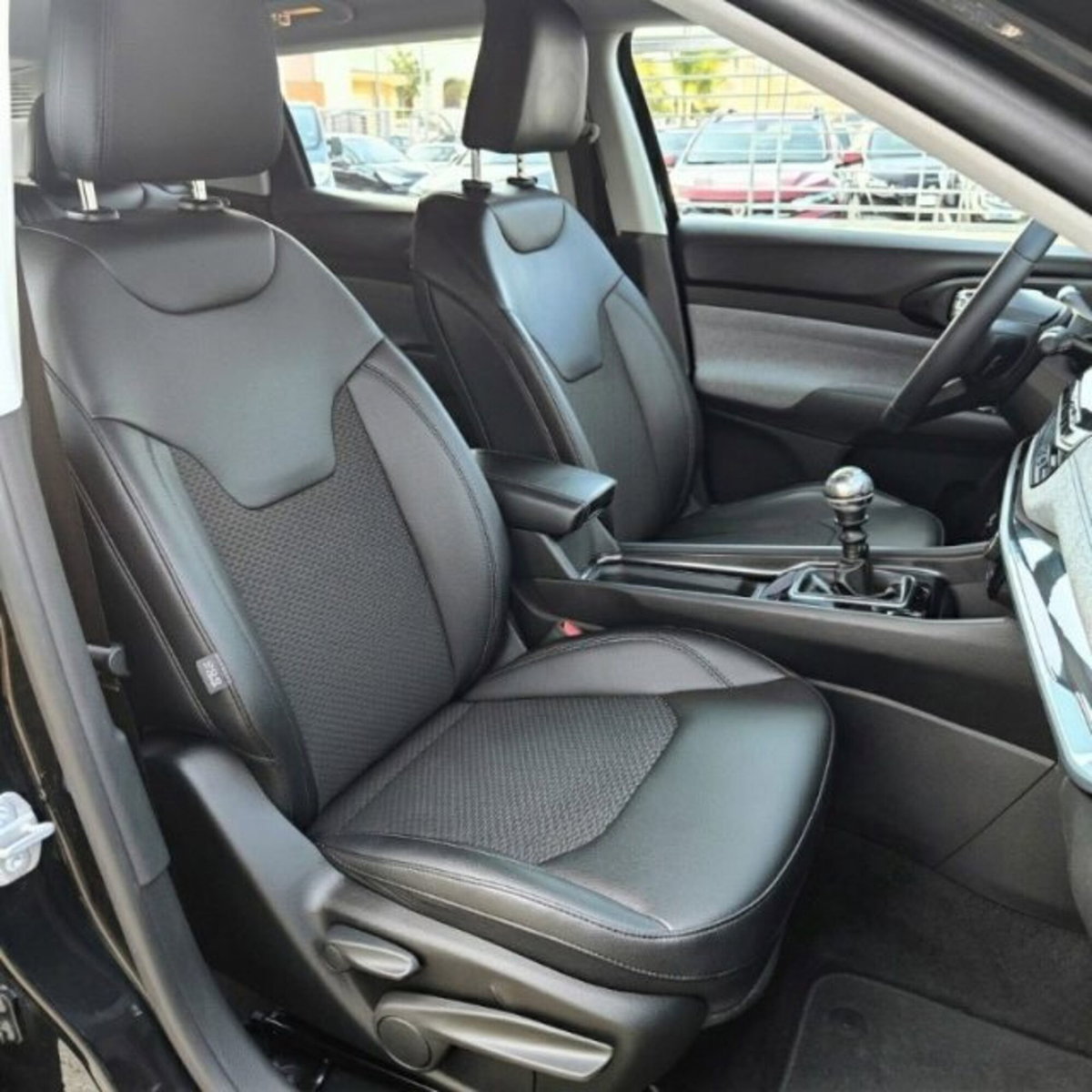 Jeep Compass 1.6 Multijet II 2WD Business (4)
